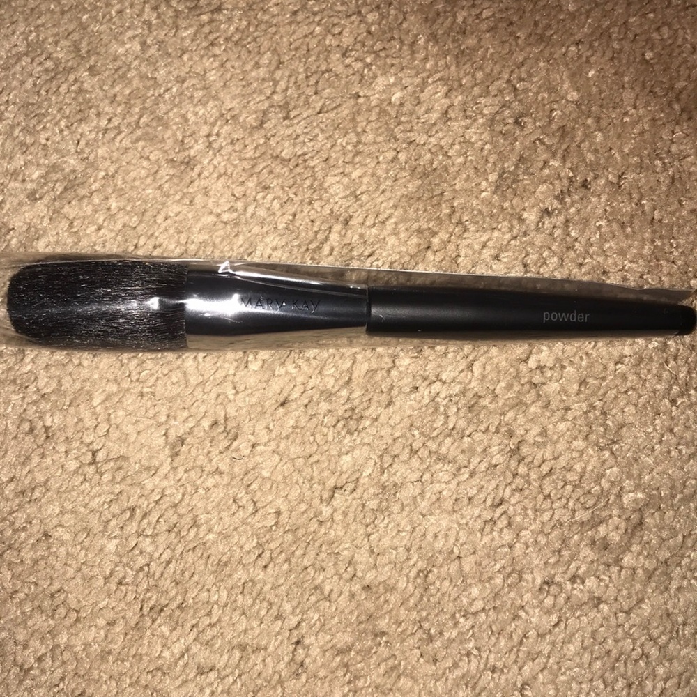 NWT Mary Kay Powder Brush